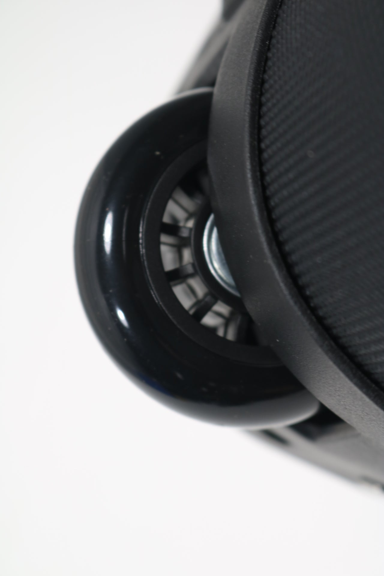 World Traveler Roller Snowboard Bag